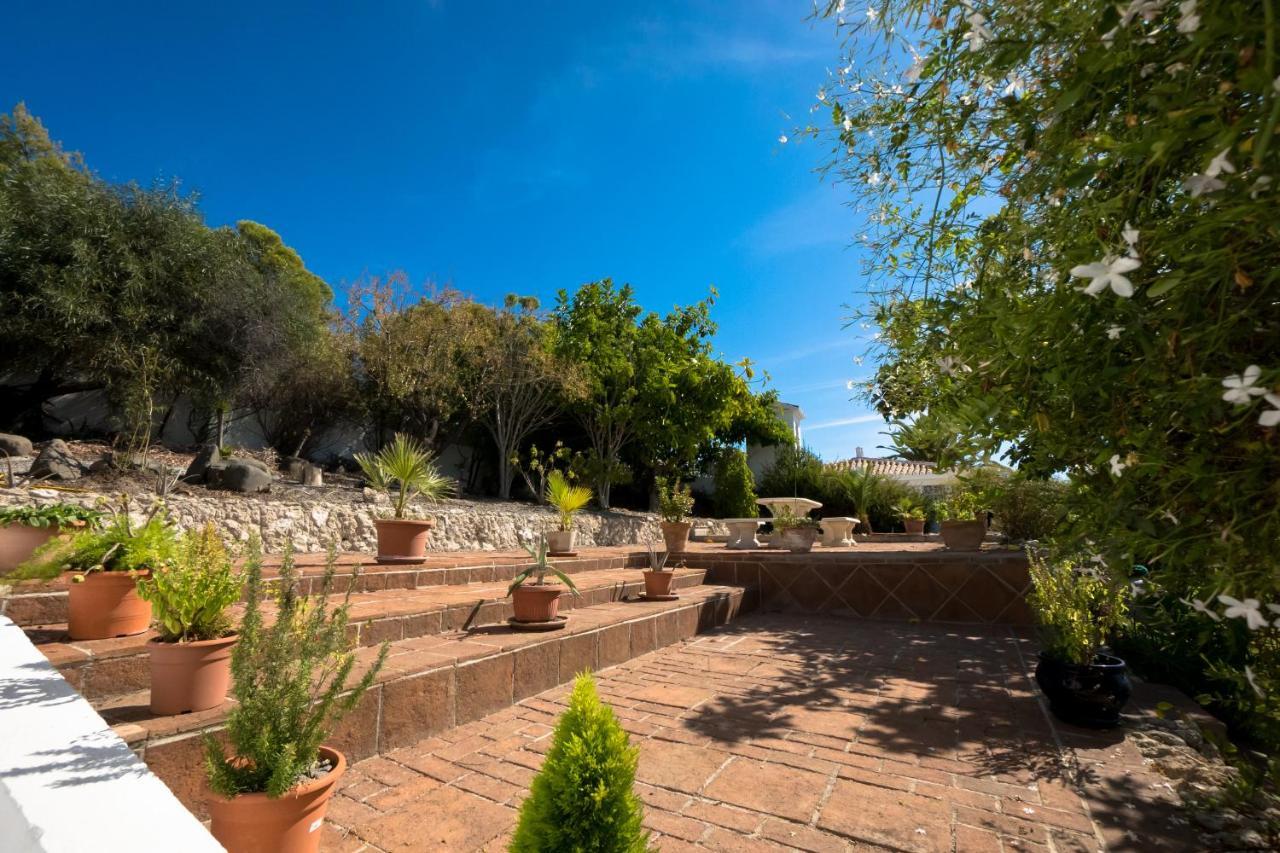 Private Heated Pool, Jacuzzi & 1225M2 Garden In Villa Cipreses Frigiliana Exterior photo