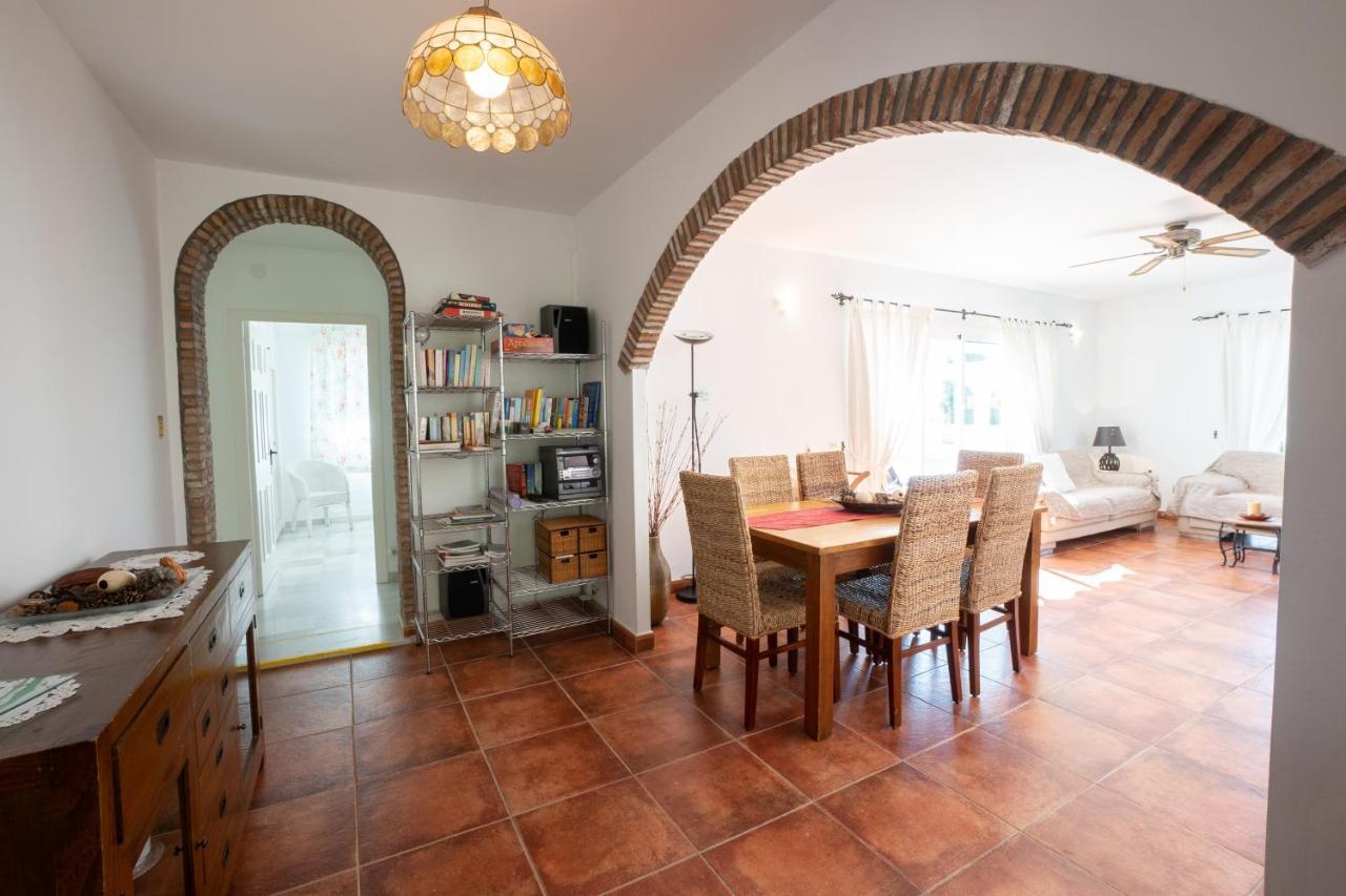 Private Heated Pool, Jacuzzi & 1225M2 Garden In Villa Cipreses Frigiliana Exterior photo