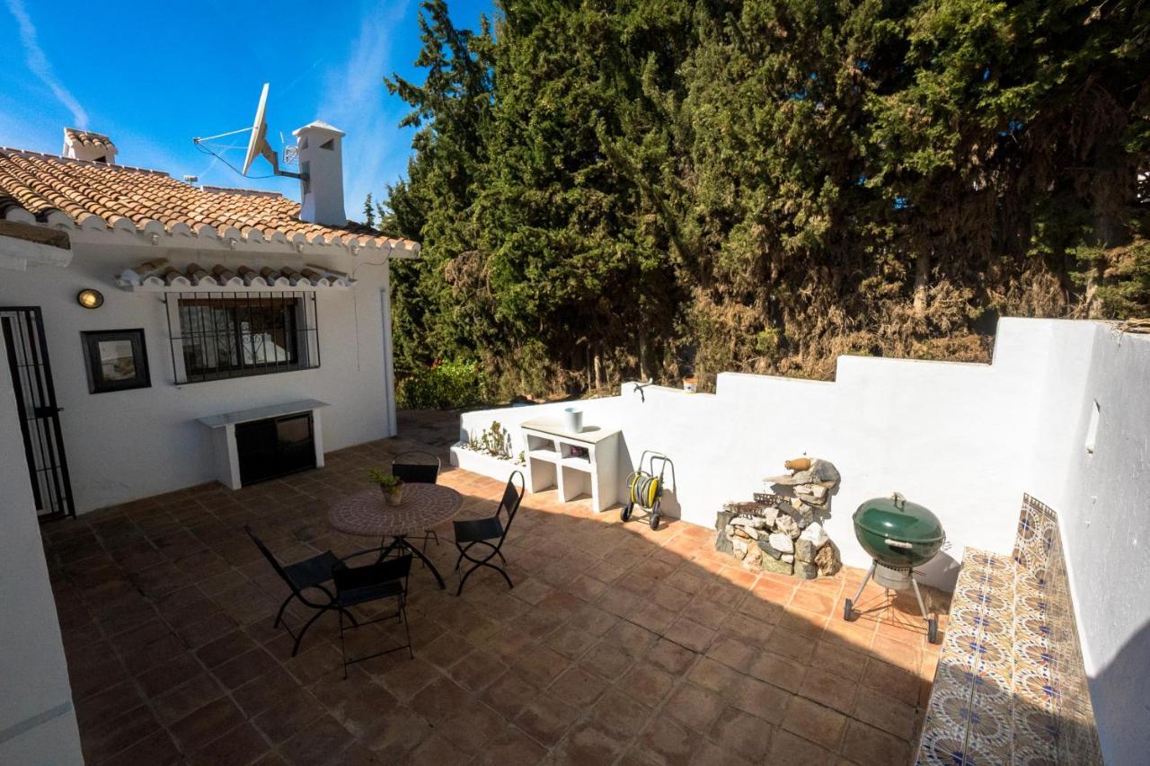 Private Heated Pool, Jacuzzi & 1225M2 Garden In Villa Cipreses Frigiliana Exterior photo