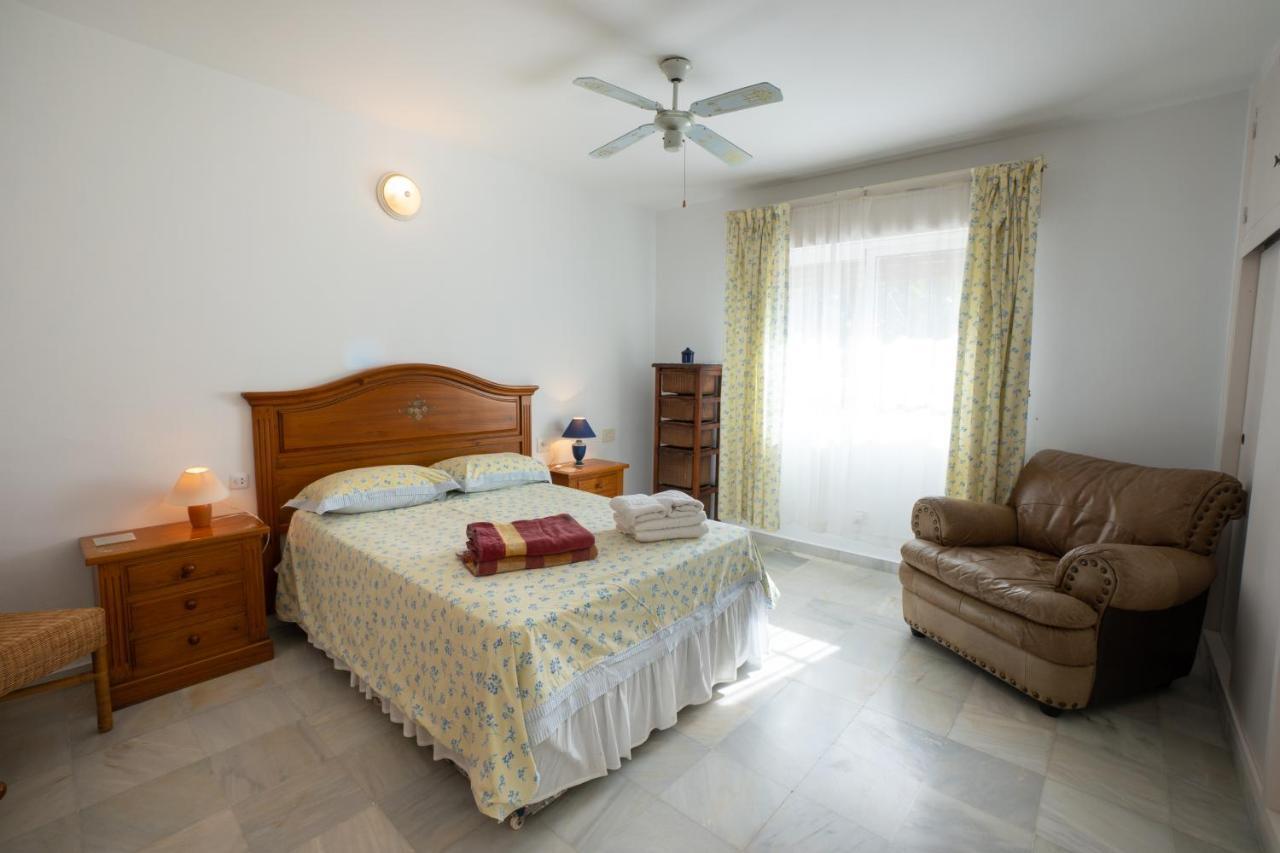 Private Heated Pool, Jacuzzi & 1225M2 Garden In Villa Cipreses Frigiliana Exterior photo